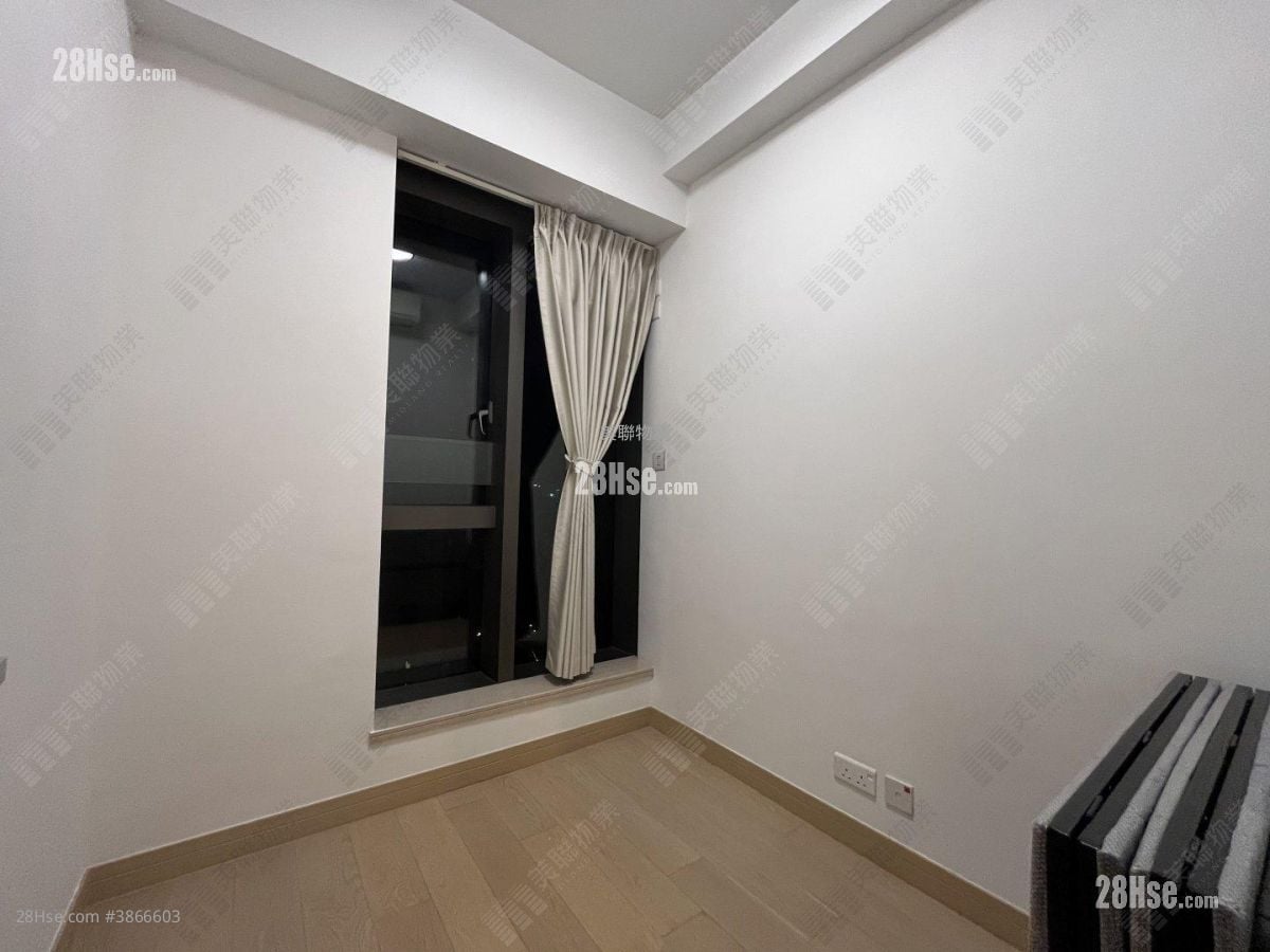 One Homantin Rental 1 Bathroom 485 ft²