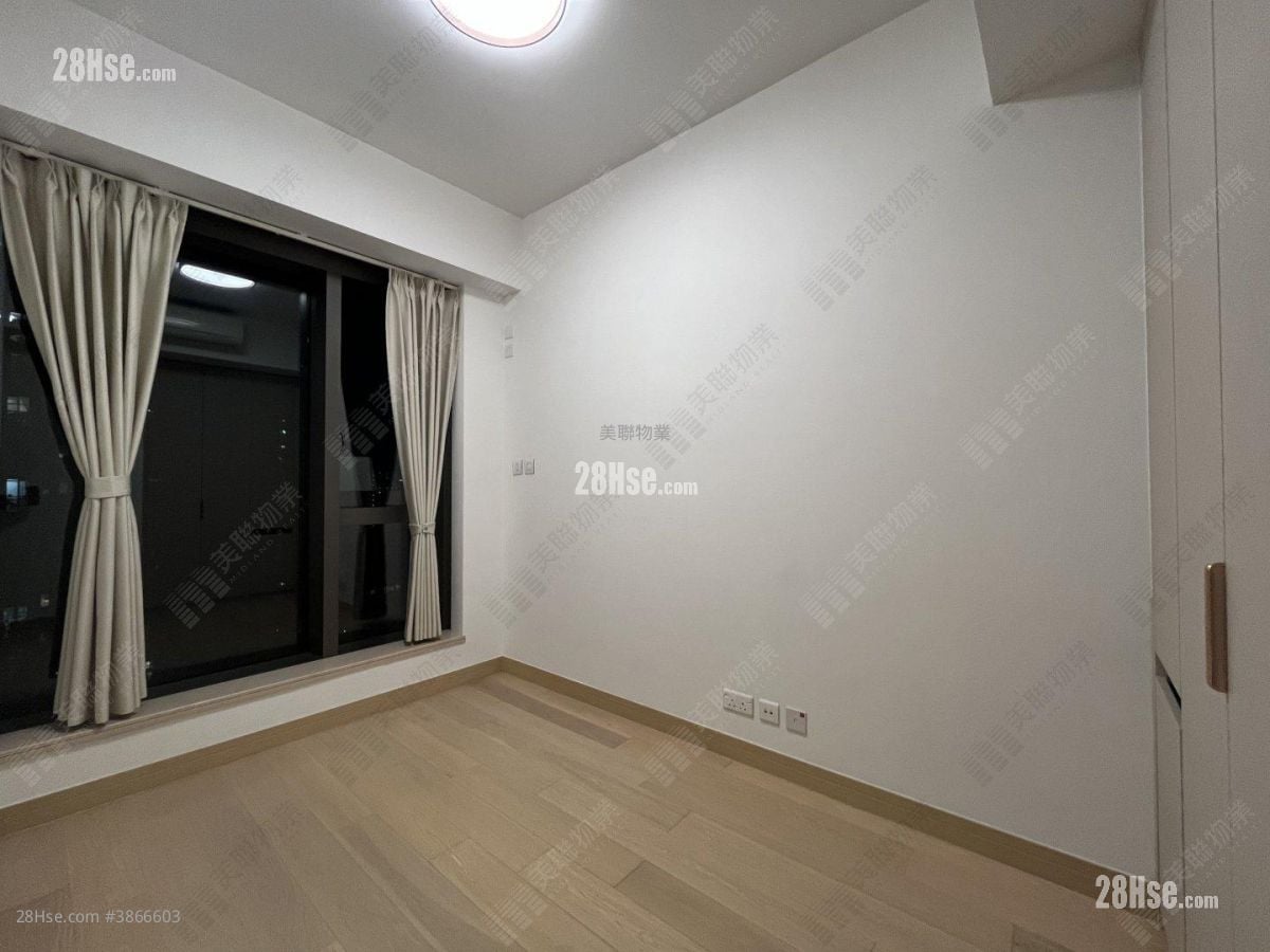 One Homantin Rental 1 Bathroom 485 ft²