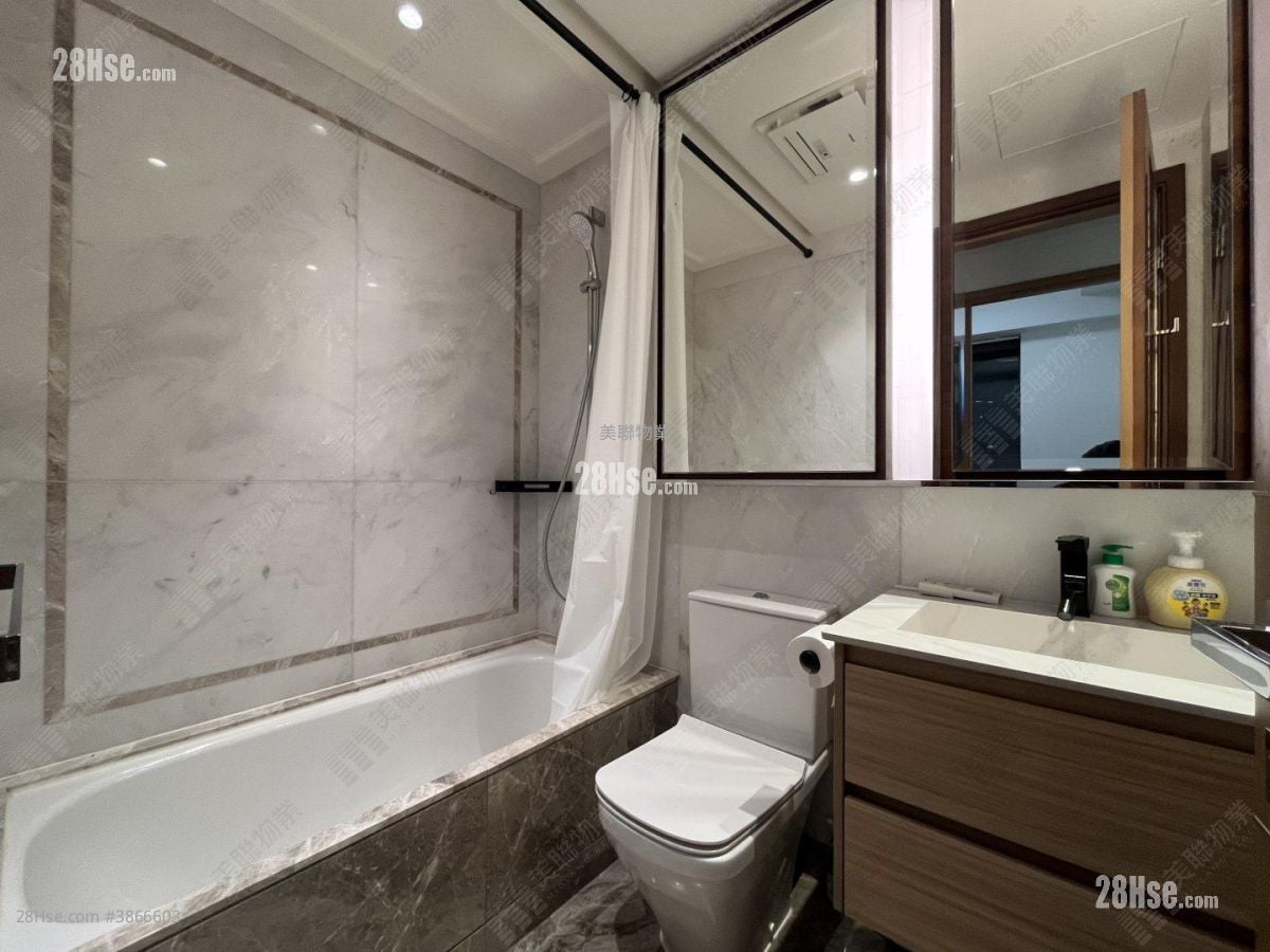 One Homantin Rental 1 Bathroom 485 ft²