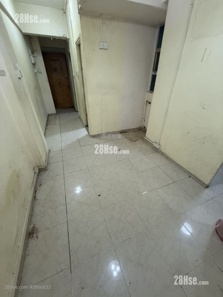Kung Lee Building Sell 3 Bedrooms , 1 Bathroom 457 ft²
