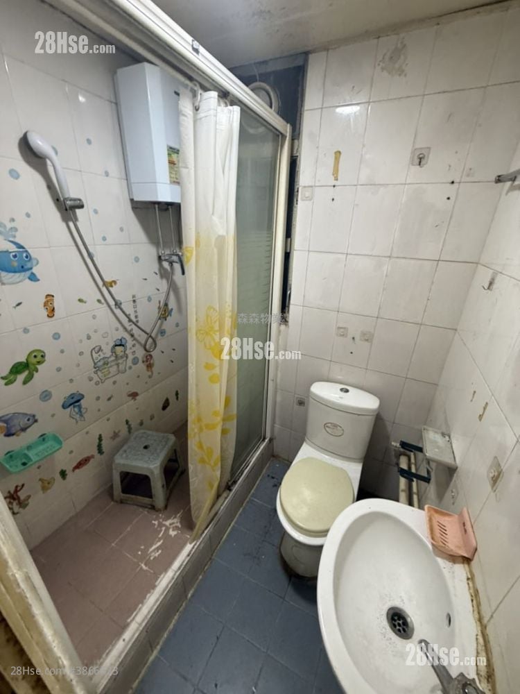 Kung Lee Building Sell 3 Bedrooms , 1 Bathroom 457 ft²