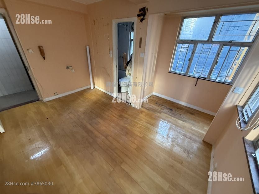 Kar Wan Building Sell Studio , 1 Bathroom 202 ft²