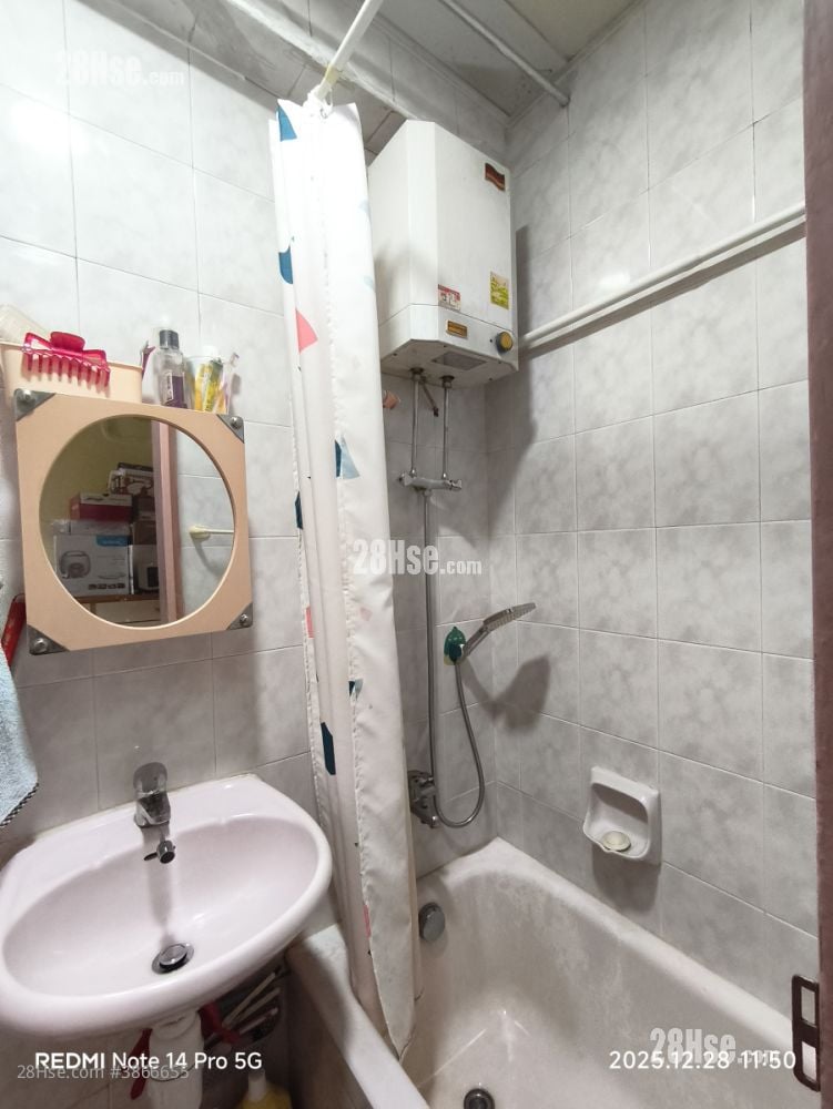 Wai Lee Building Rental 130 ft²