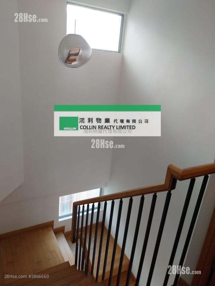 Sunningdale Sell 2 Bedrooms , 2 Bathrooms 883 ft²