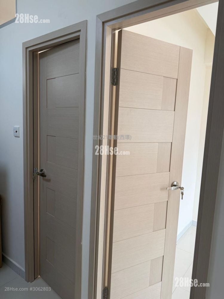 Ko Shing Building Sell 2 Bedrooms , 1 Bathroom 274 ft²