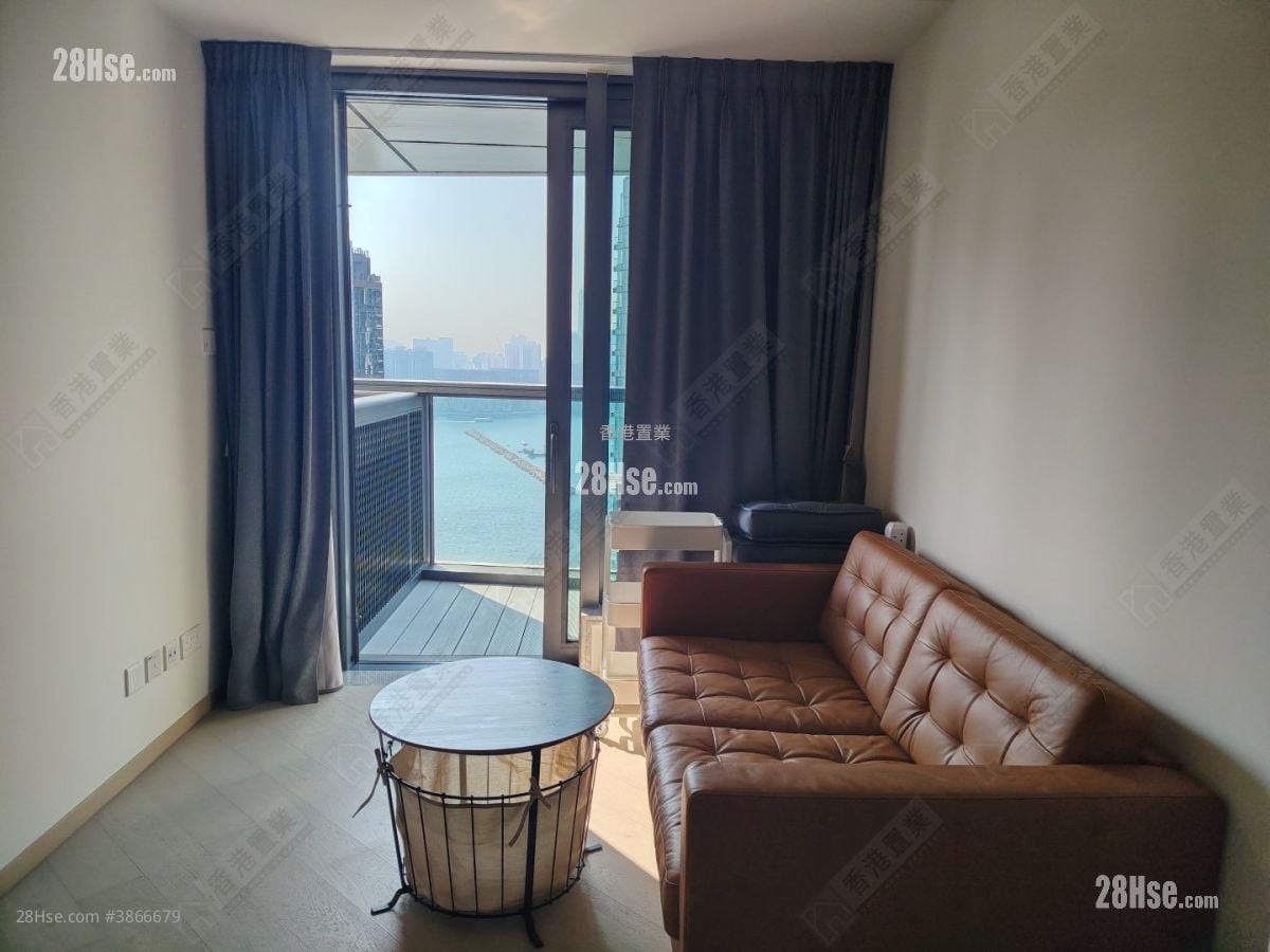 One Victoria Rental 2 Bedrooms , 1 Bathroom 440 ft²