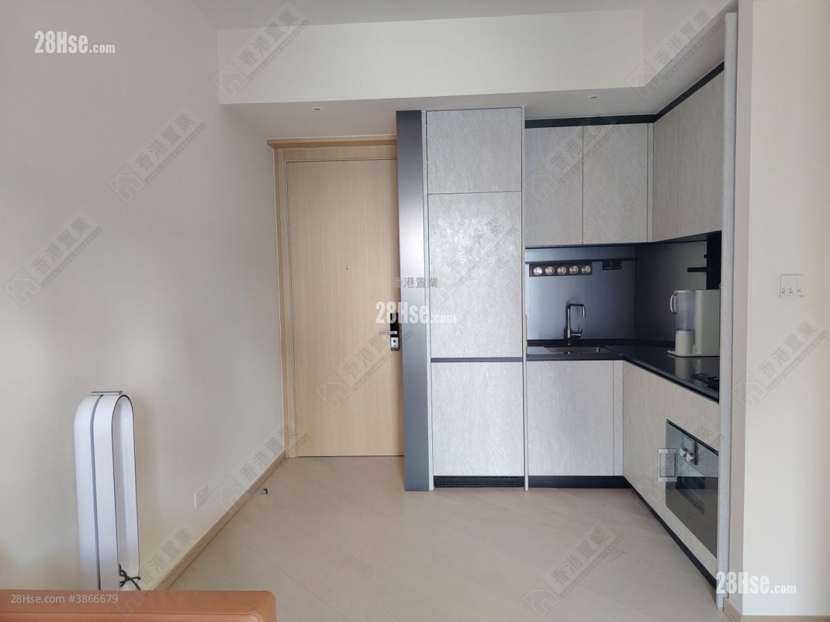 One Victoria Rental 2 Bedrooms , 1 Bathroom 440 ft²