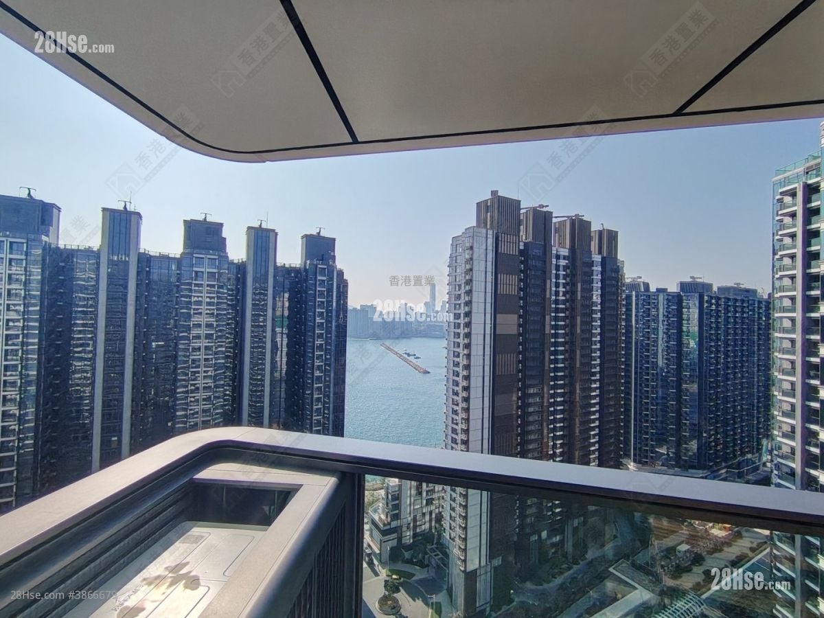One Victoria Rental 2 Bedrooms , 1 Bathroom 440 ft²