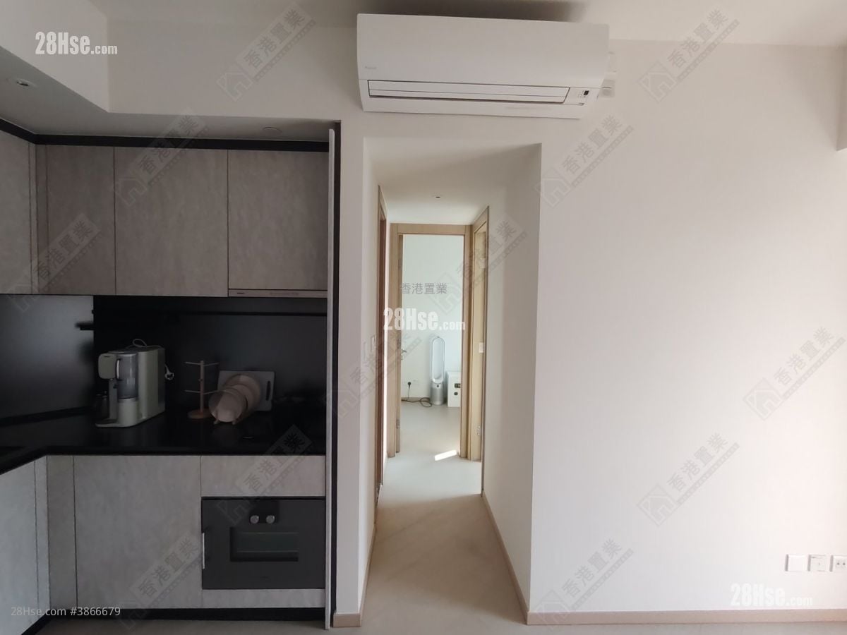 One Victoria Rental 2 Bedrooms , 1 Bathroom 440 ft²