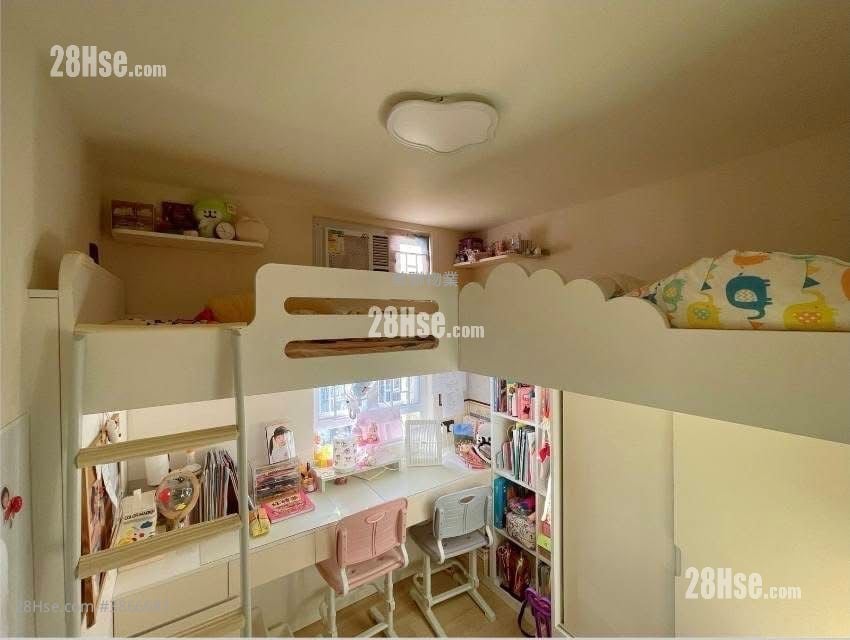 Ching Tai Court Sell 3 Bedrooms , 1 Bathroom 554 ft²