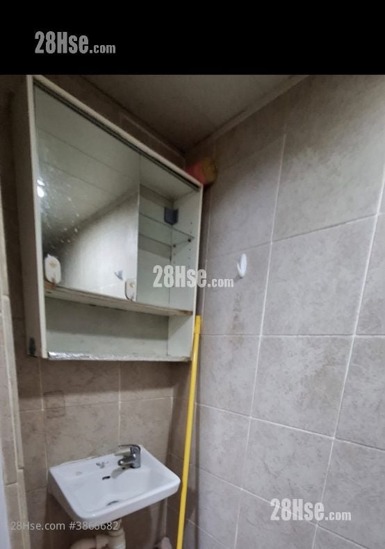 Good Rich Garden Rental 1 Bathroom 100 ft²