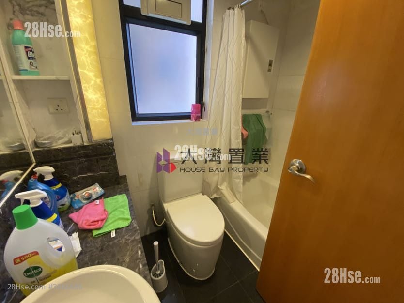 Beneville Rental 3 Bedrooms , 1 Bathroom 531 ft²