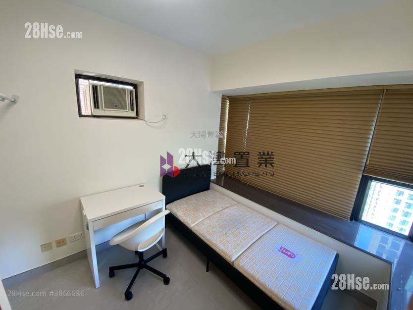 Beneville Rental 3 Bedrooms , 1 Bathroom 531 ft²