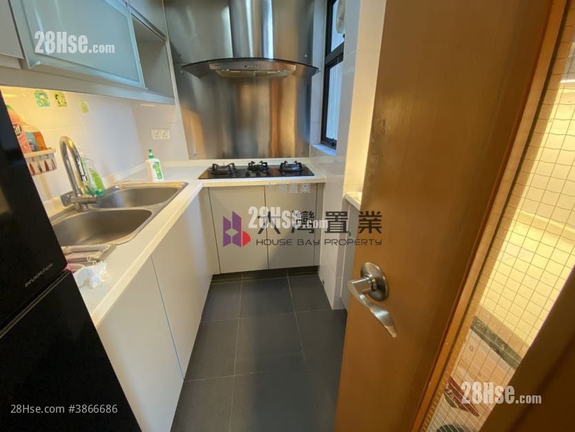 Beneville Rental 3 Bedrooms , 1 Bathroom 531 ft²