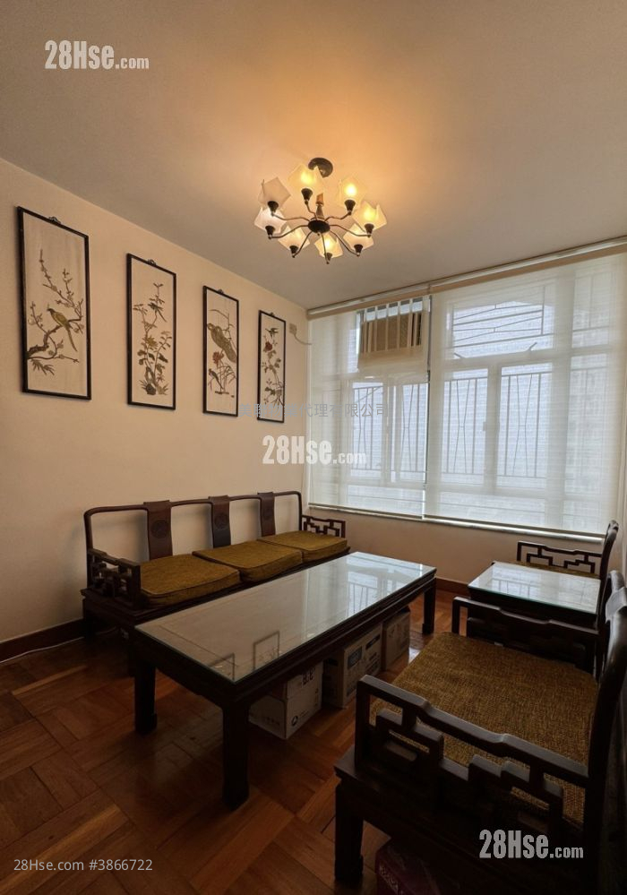 Ka Shing Court Sell 3 Bedrooms 603 ft²