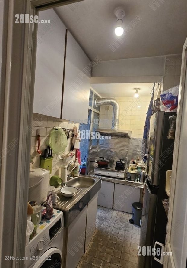 Ka Shing Court Sell 3 Bedrooms 603 ft²