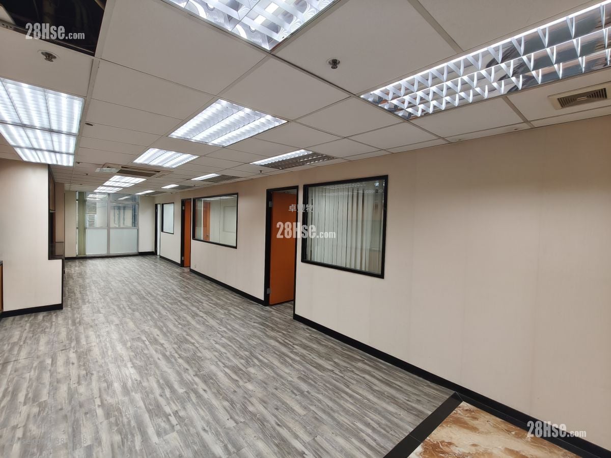 Charm Centre Rental 4 Bedrooms 1,100 ft²