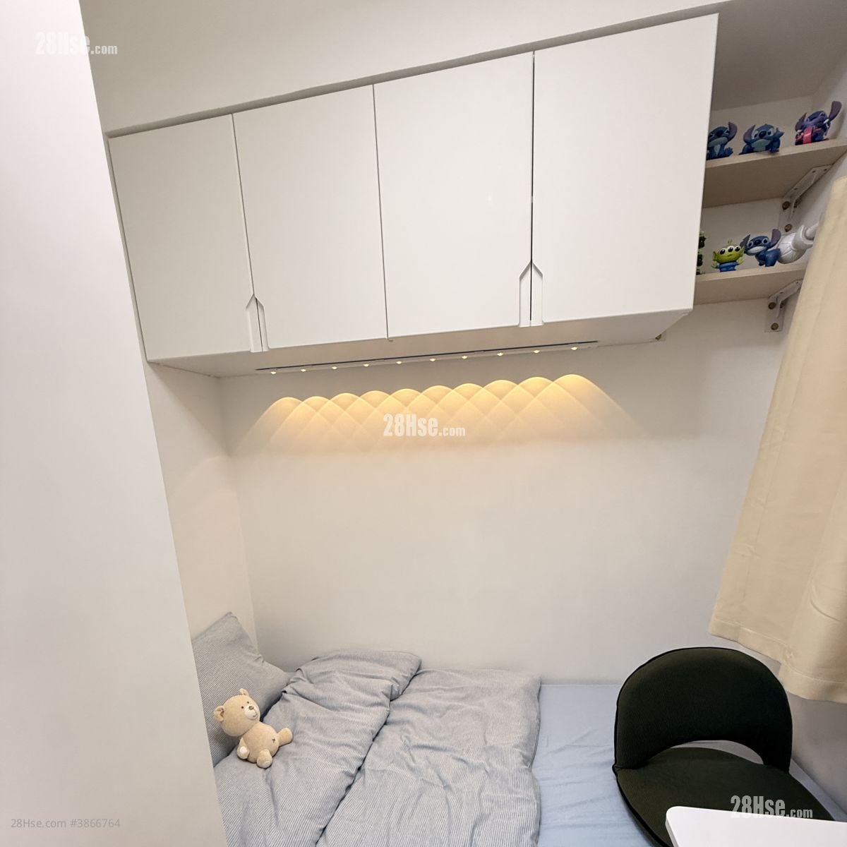 Golden Lion Garden Rental 3 Bedrooms , 2 Bathrooms 266 ft²