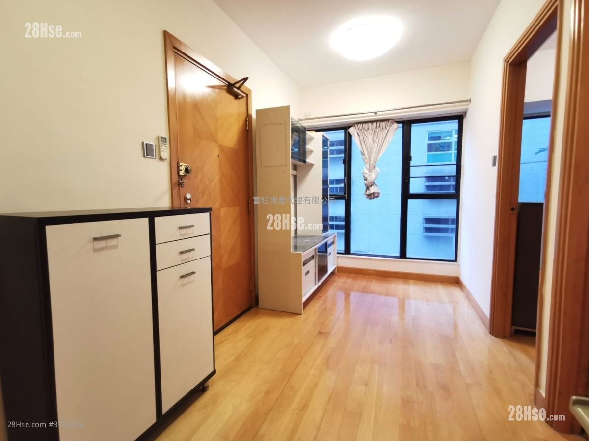 Legend Court Sell 2 Bedrooms , 1 Bathroom 307 ft²
