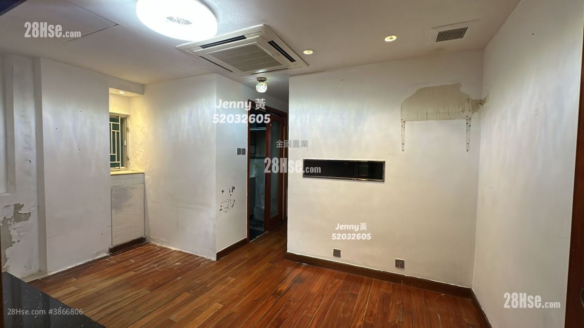 Chung Wo Building Sell 3 Bedrooms , 1 Bathroom 427 ft²