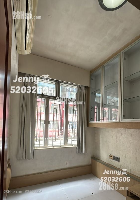 Chung Wo Building Sell 3 Bedrooms , 1 Bathroom 427 ft²