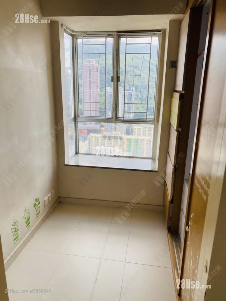 Tsuen Wan Plaza Sell 2 Bedrooms , 1 Bathroom 433 ft²