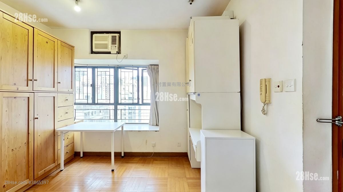 master room: Wo Yick Mansion Rental 2 Bedrooms , 1 Bathroom 335 ft²