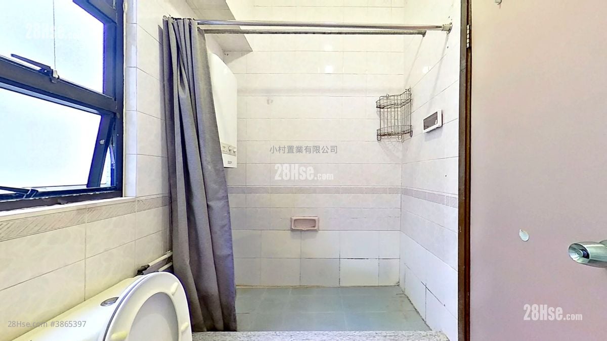 bathroom: Wo Yick Mansion Rental 2 Bedrooms , 1 Bathroom 335 ft²