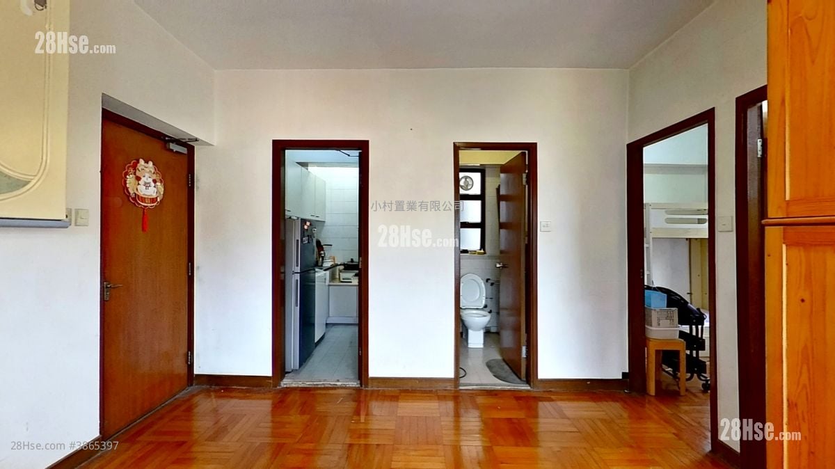 living room: Wo Yick Mansion Rental 2 Bedrooms , 1 Bathroom 335 ft²