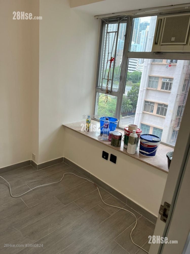 Hayon Building Rental 2 Bedrooms , 1 Bathroom 251 ft²
