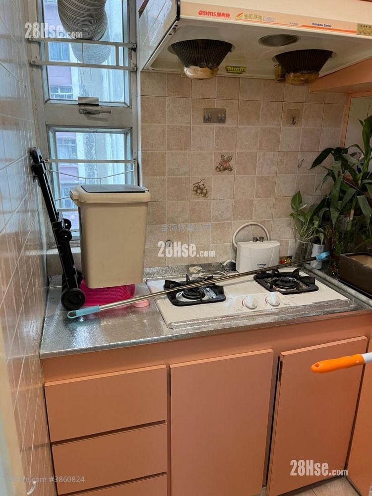 Hayon Building Rental 2 Bedrooms , 1 Bathroom 251 ft²