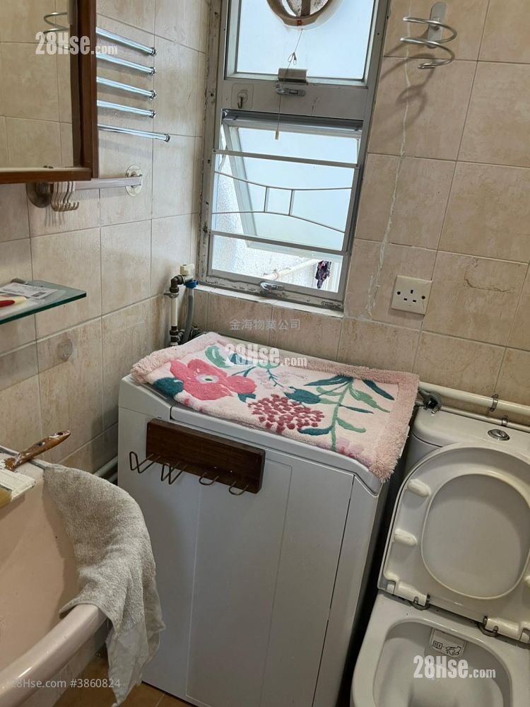 Hayon Building Rental 2 Bedrooms , 1 Bathroom 251 ft²