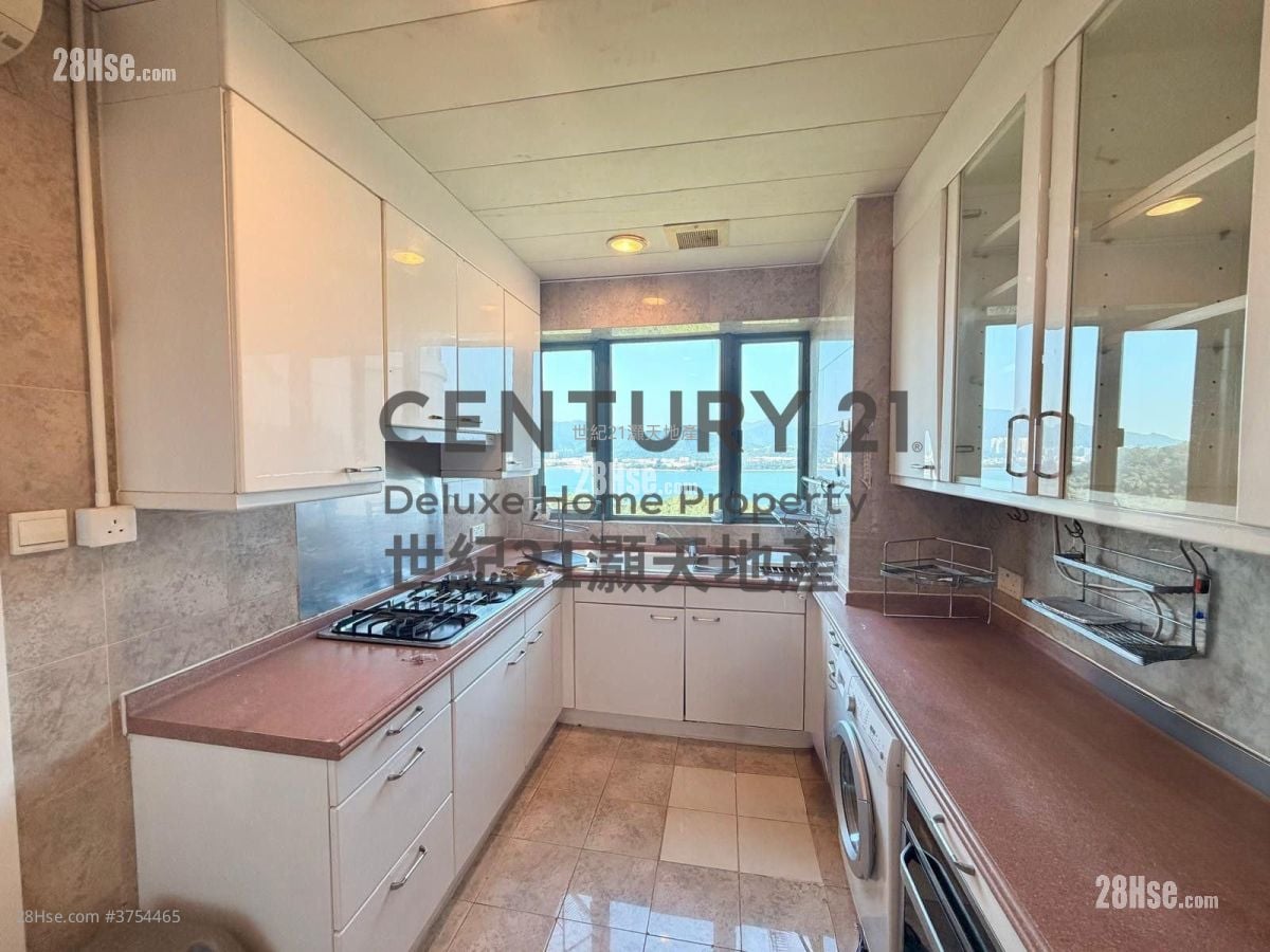 Deerhill Bay Sell 4 Bedrooms , 3 Bathrooms