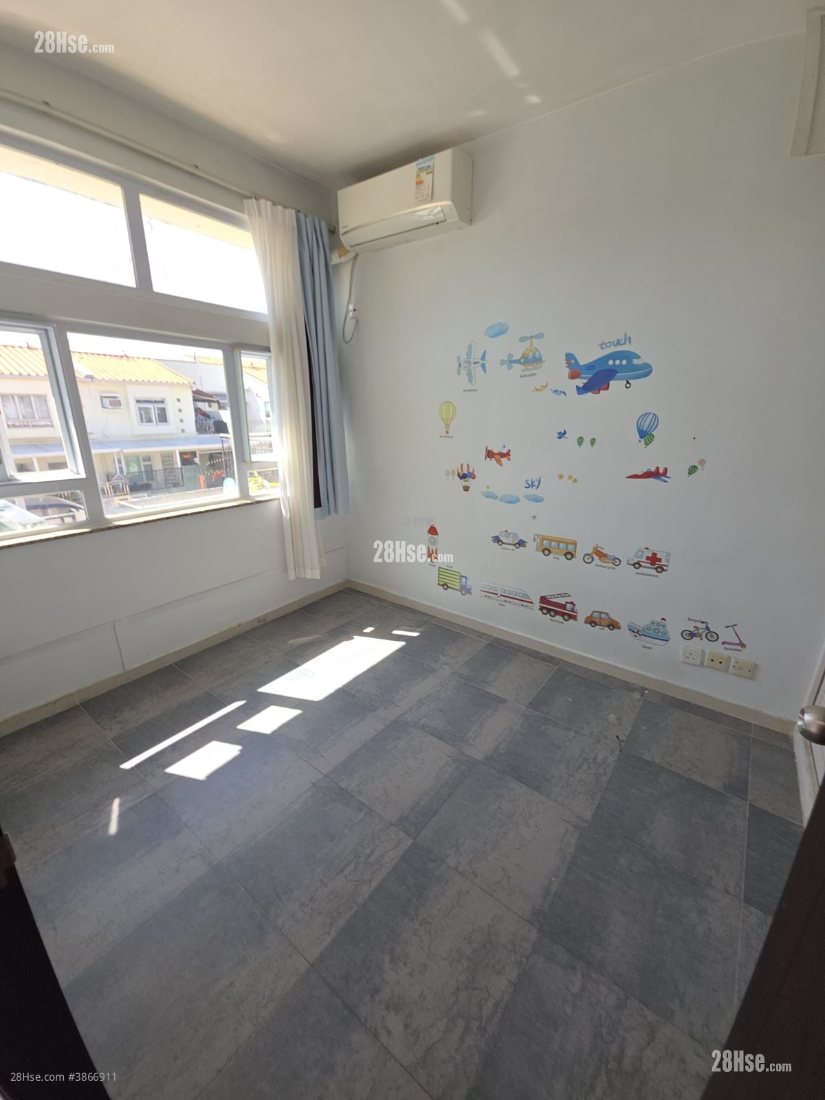 锦绣花园 售盘 3 房 , 3 浴室 915 平方尺