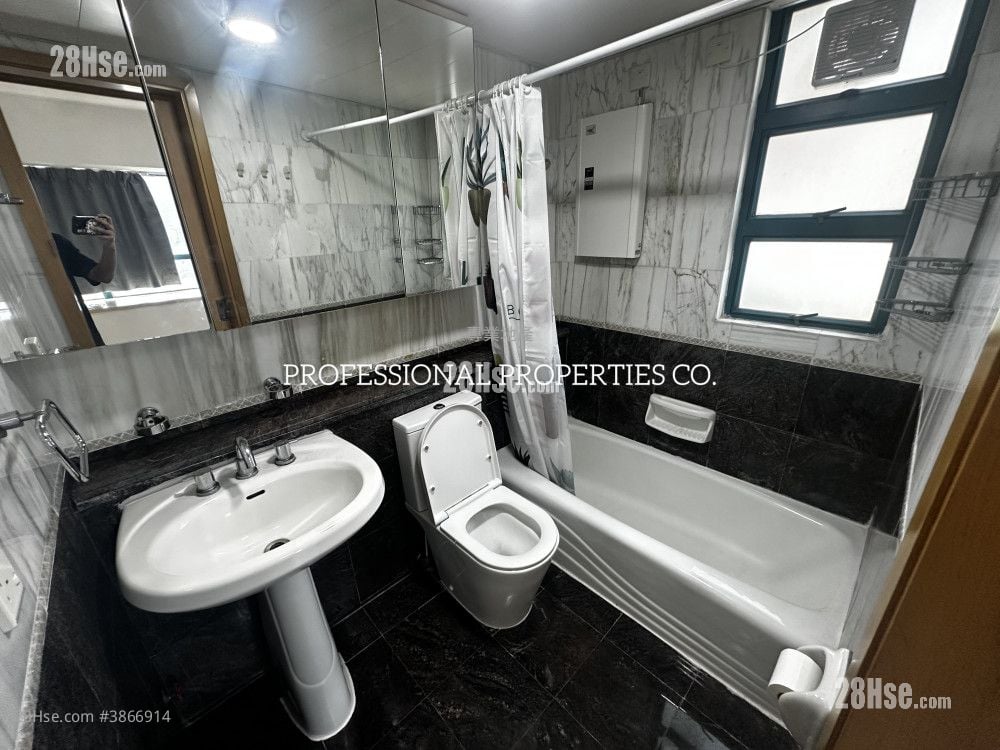 Prosperous Height Sell 3 Bedrooms , 2 Bathrooms 764 ft²