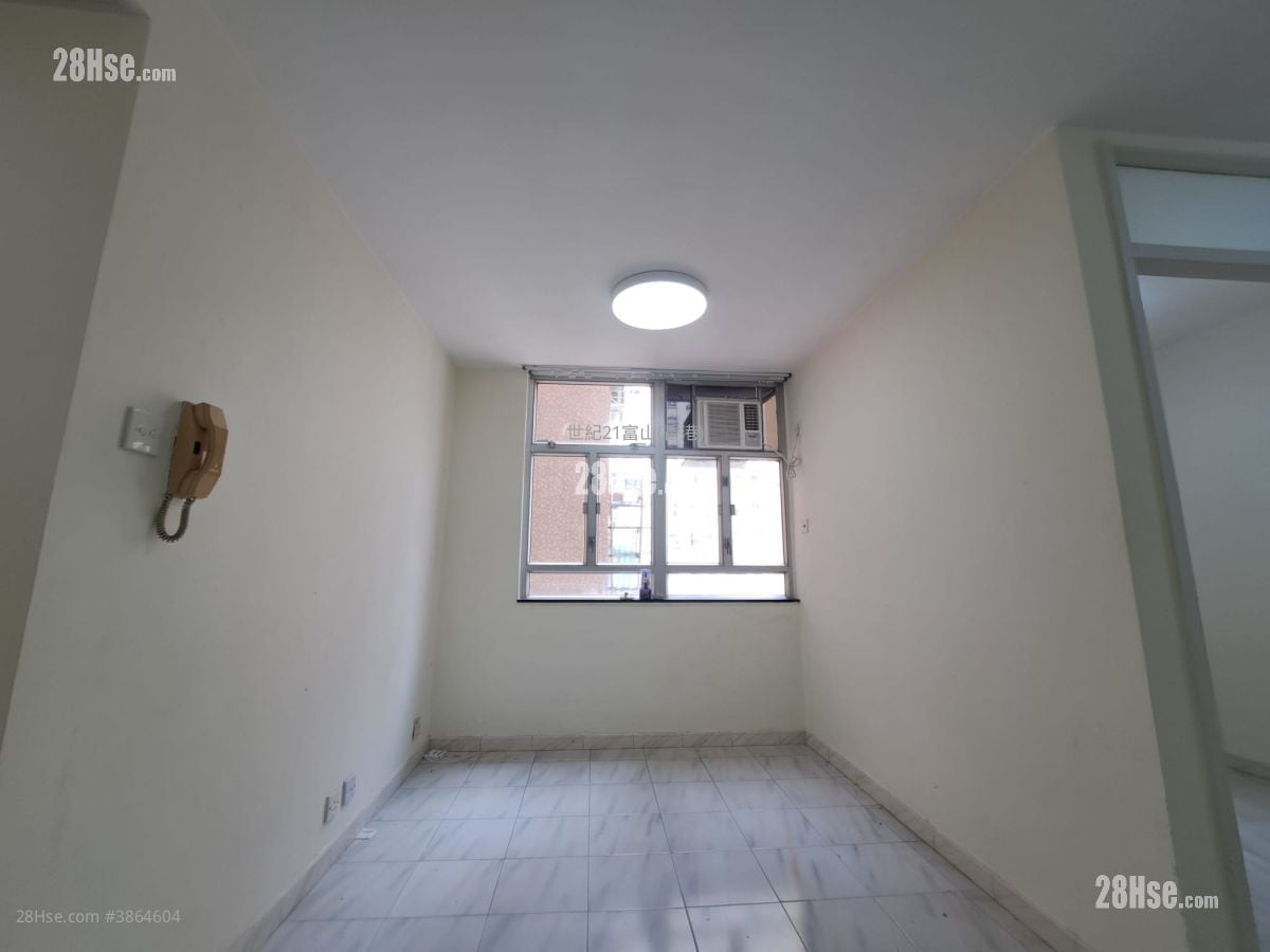 Lung Poon Court Rental 1 Bedroom 353 ft²