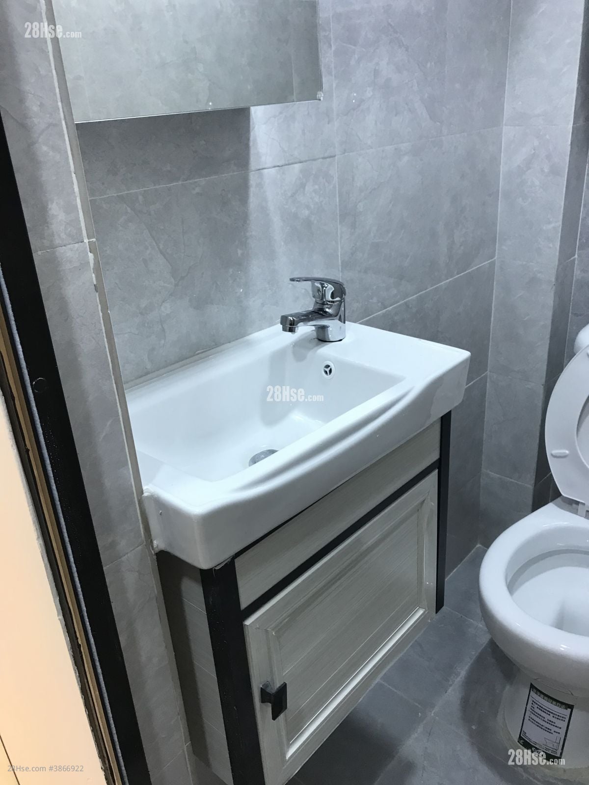 Tung Fat Building Rental Studio , 1 Bathroom 130 ft²