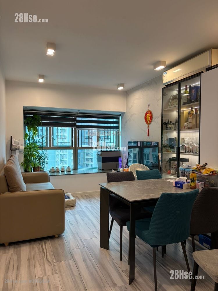 Park Central Sell 3 Bedrooms , 2 Bathrooms 636 ft²
