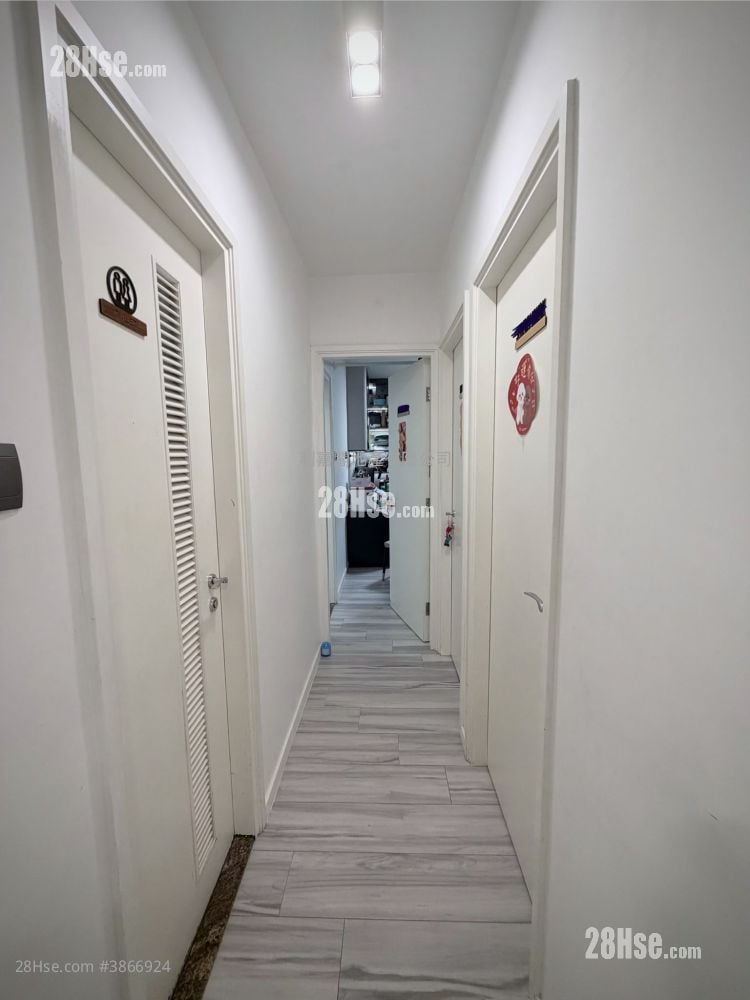 Park Central Sell 3 Bedrooms , 2 Bathrooms 636 ft²
