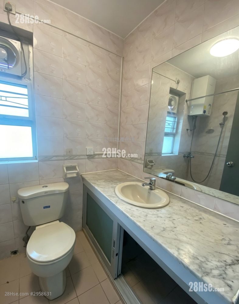 Pok Wai Sell 680 ft²
