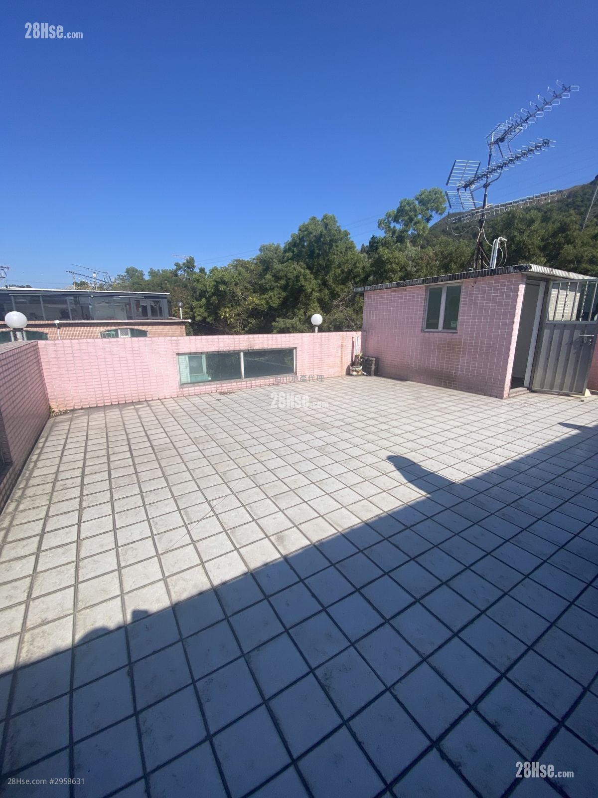 Pok Wai Sell 680 ft²