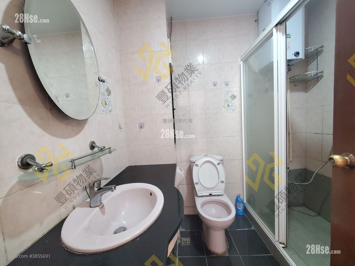 Village Rental 3 Bedrooms , 1 Bathroom 700 ft²