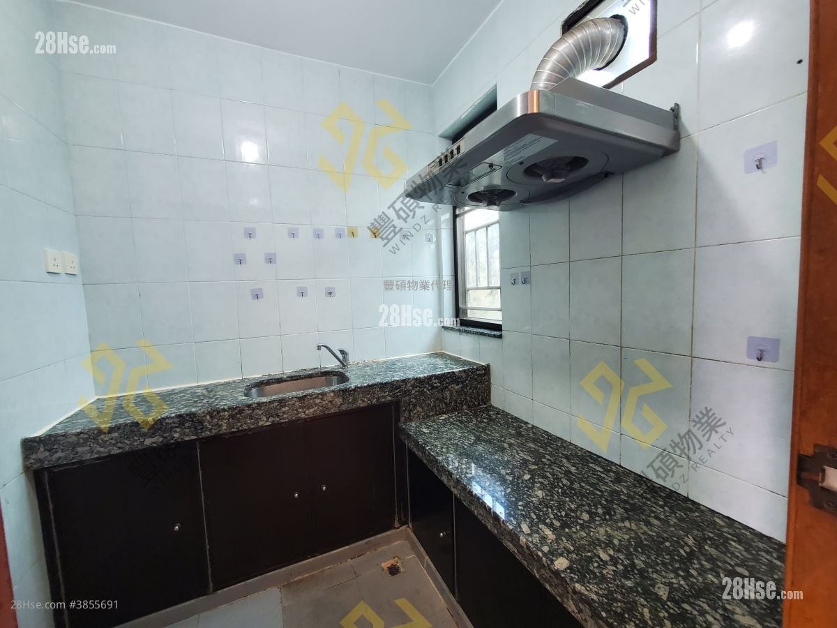 Village Rental 3 Bedrooms , 1 Bathroom 700 ft²