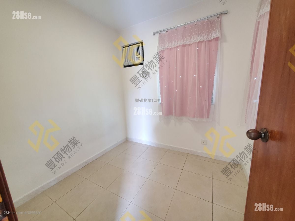 Village Rental 3 Bedrooms , 1 Bathroom 700 ft²