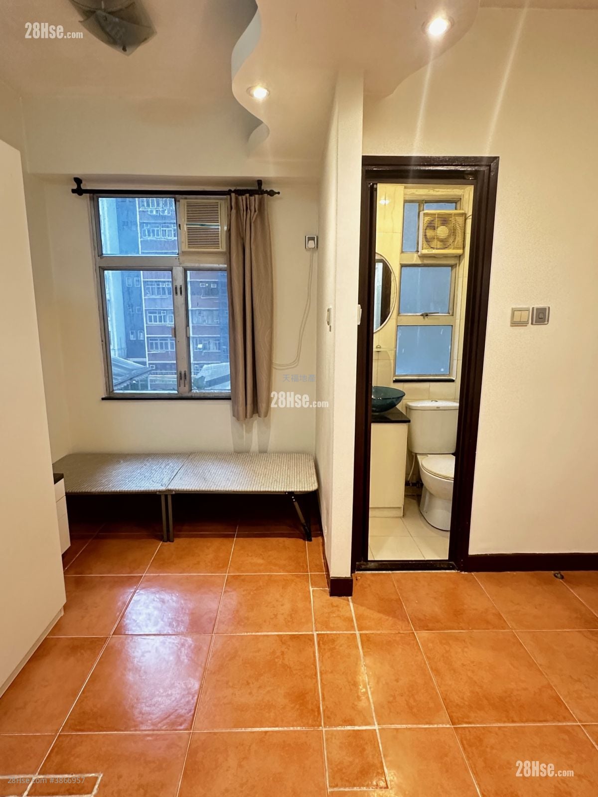 Man Shek Building Sell Studio 246 ft²