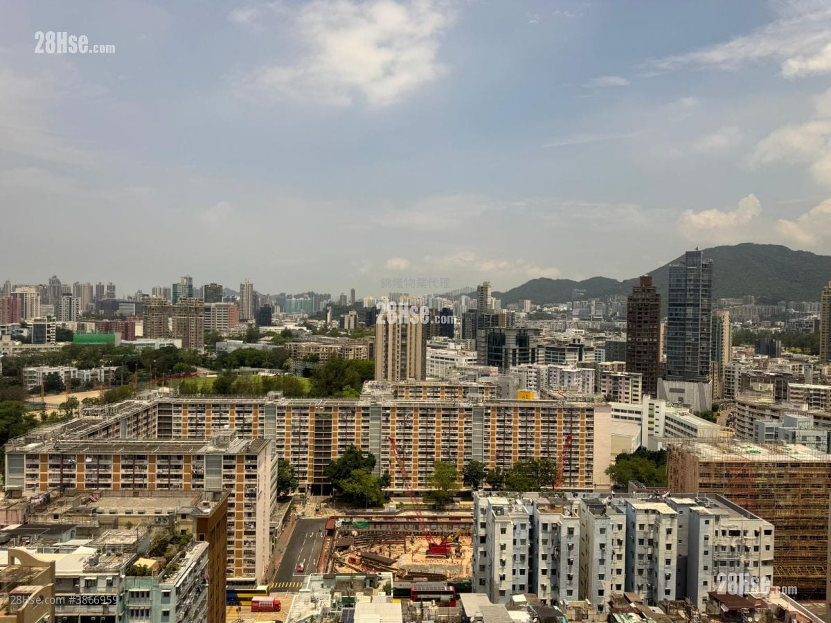 Metropolitan Rise Rental 2 Bedrooms , 1 Bathroom 419 ft²