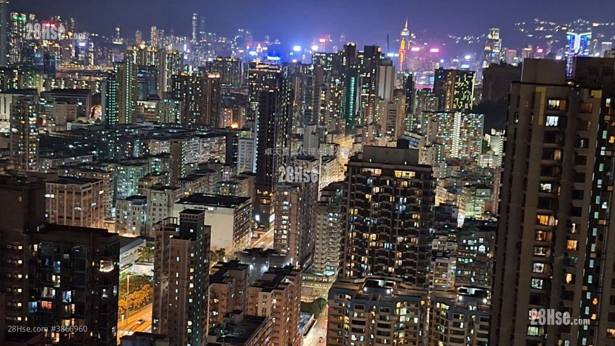 Sky Tower Sell 4 Bedrooms , 2 Bathrooms 452 ft²