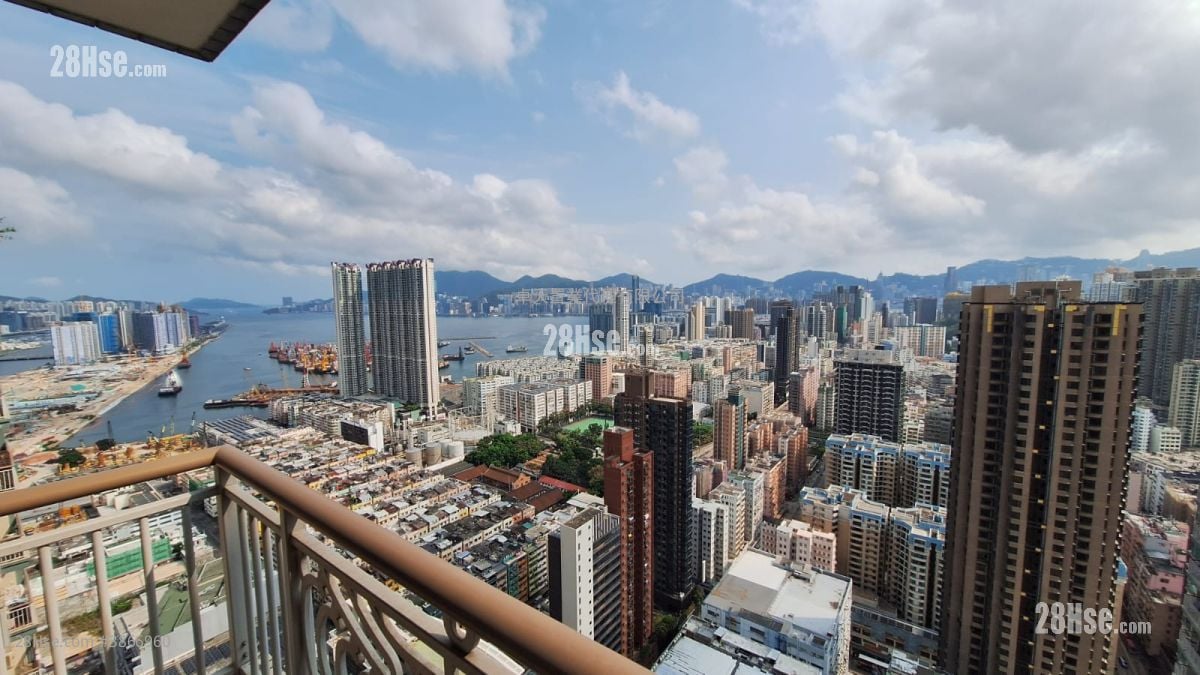 Sky Tower Sell 4 Bedrooms , 2 Bathrooms 452 ft²