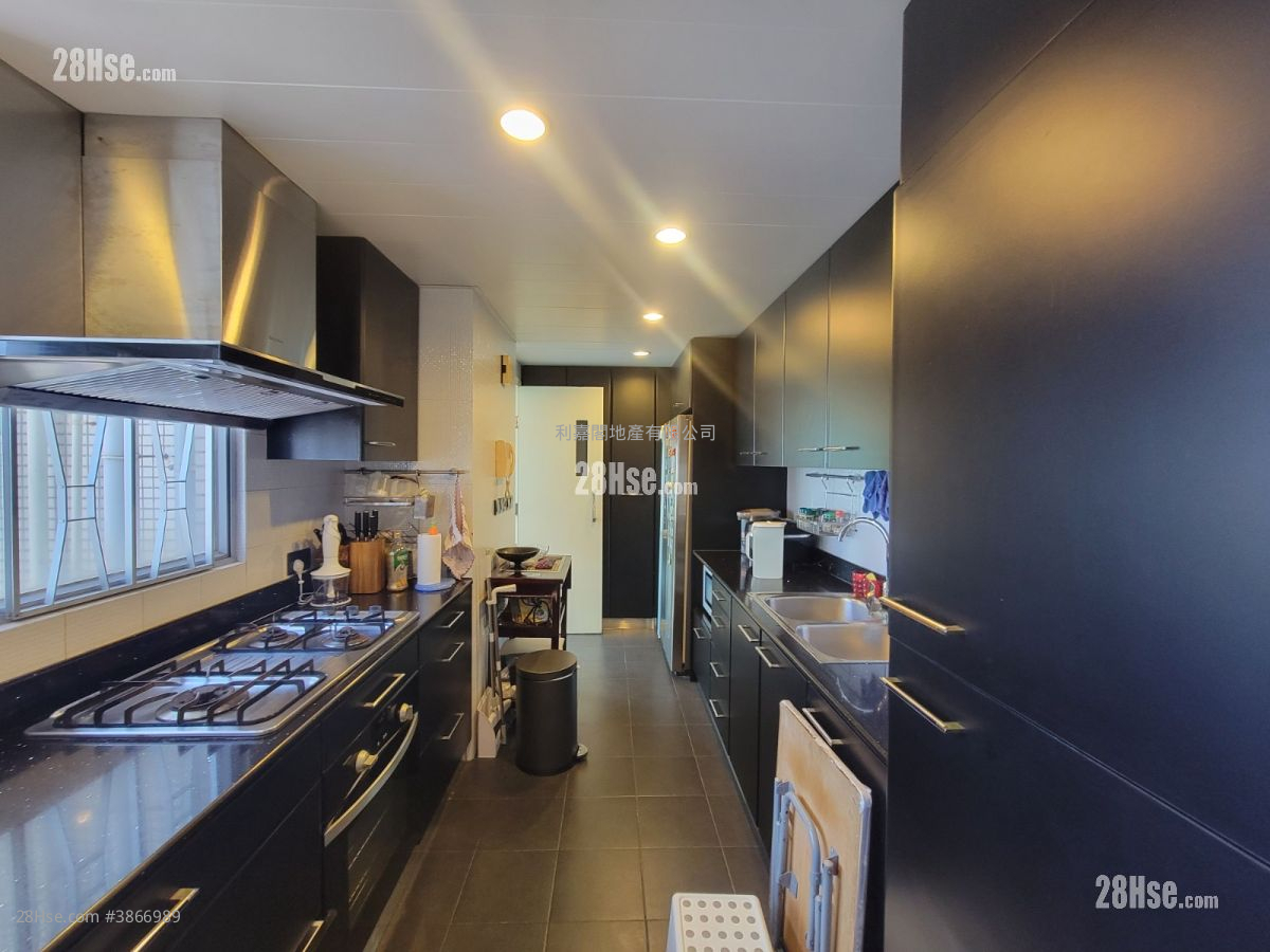 The Waterfront Sell 4 Bedrooms , 3 Bathrooms 1,580 ft²