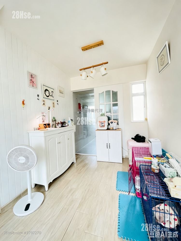 Yee Fung Building Sell 3 Bedrooms , 1 Bathroom 541 ft²